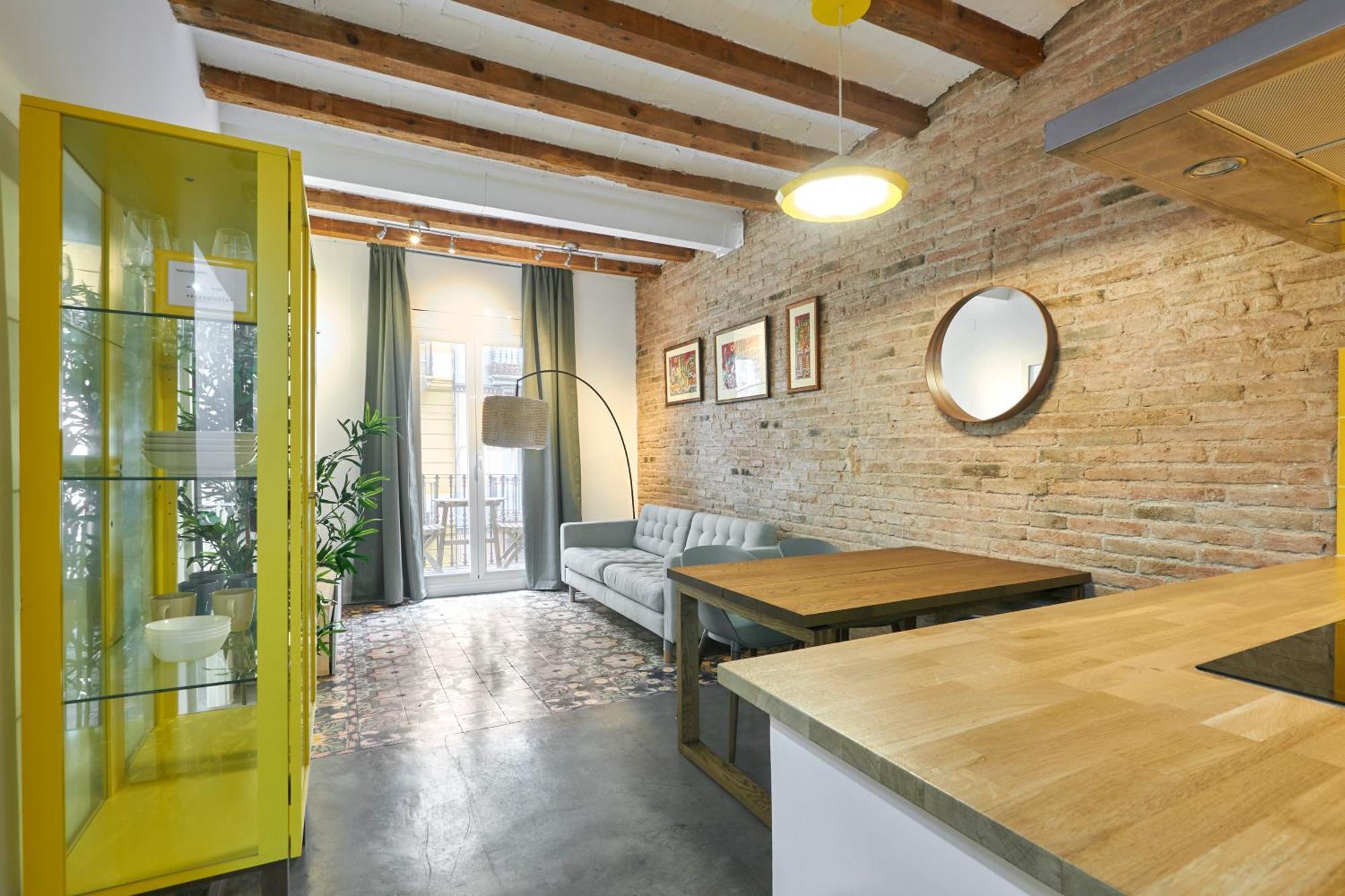 64 Apartment In A Typical Barcelona'S Old Building Exterior foto